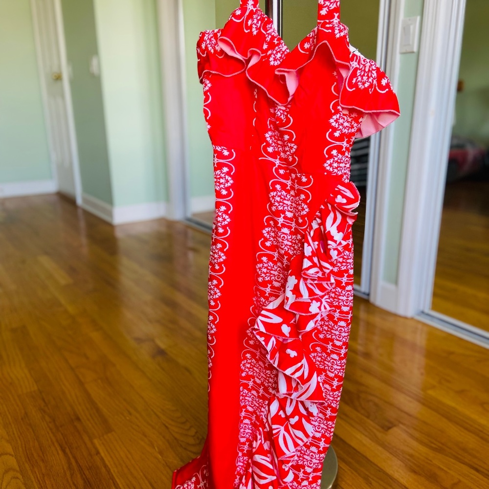 Beautiful ruffle trim backless halter dress, Small (some stretch)